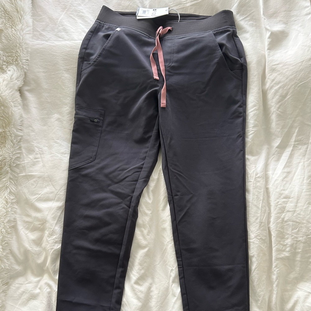 Figs Zamora joggers, charcoal, small tall.